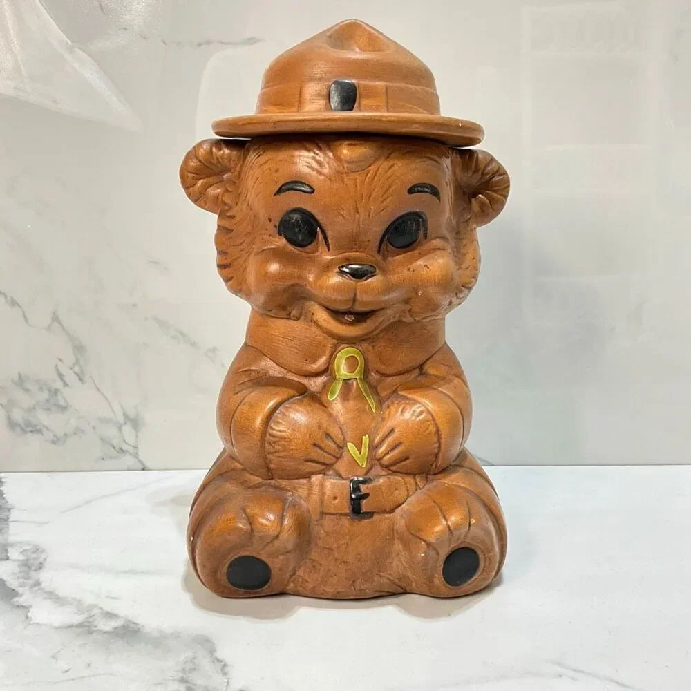 VINTAGE Twin Winton Smokey The Bear Cookie Jar